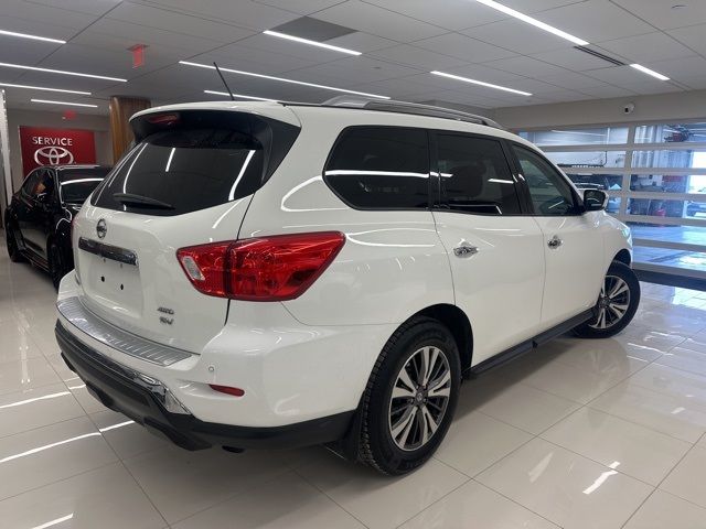 2017 Nissan Pathfinder SV