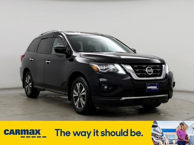 2017 Nissan Pathfinder SV