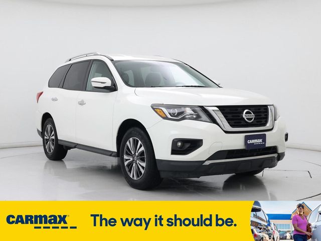 2017 Nissan Pathfinder SV