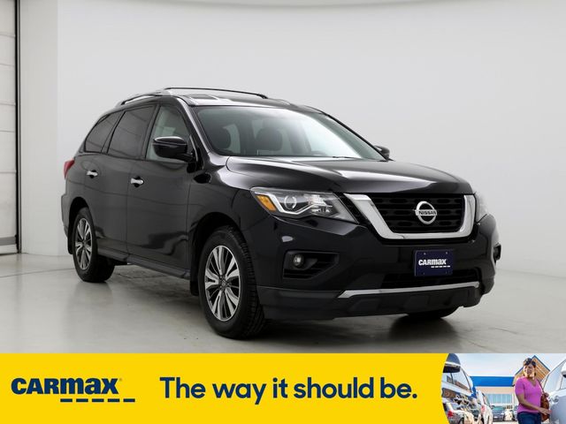 2017 Nissan Pathfinder SV