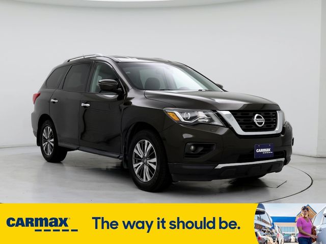 2017 Nissan Pathfinder SV