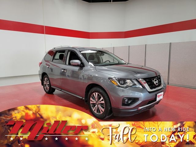 2017 Nissan Pathfinder SV