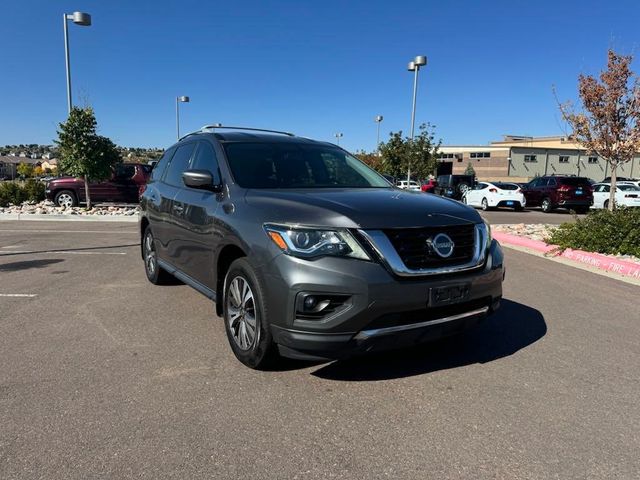 2017 Nissan Pathfinder SV