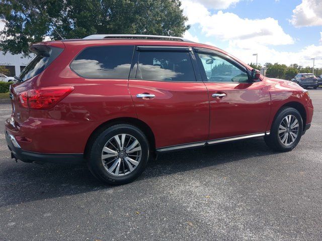 2017 Nissan Pathfinder SV