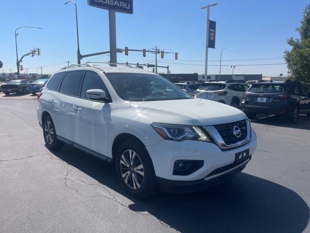 2017 Nissan Pathfinder SV