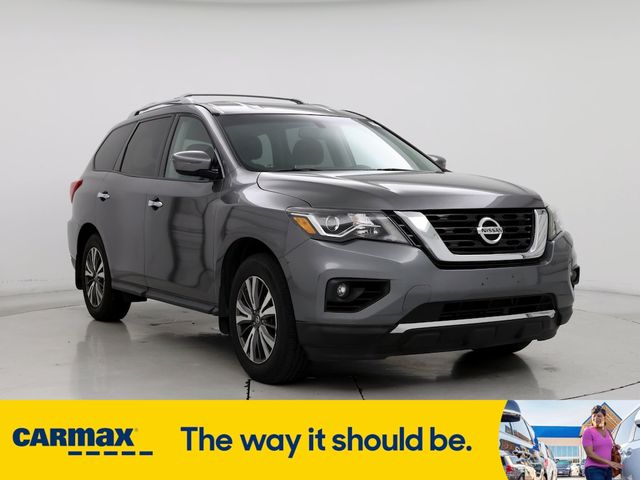 2017 Nissan Pathfinder SV