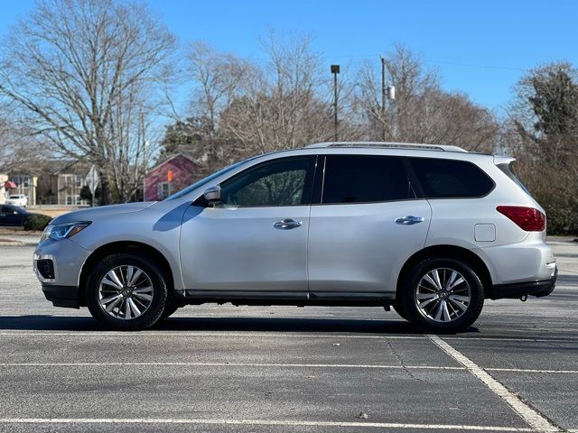 2017 Nissan Pathfinder SV