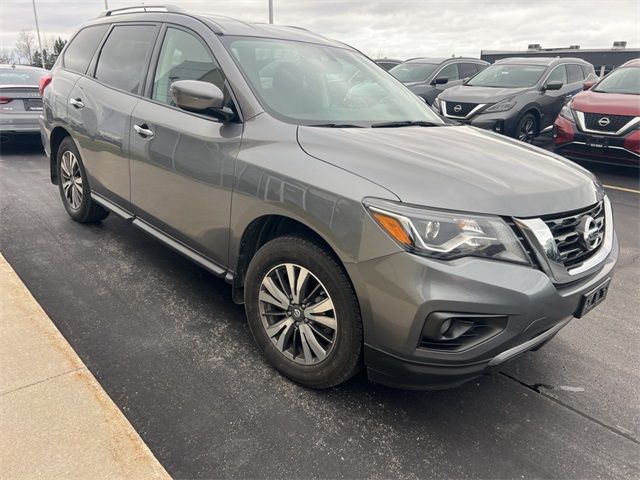 2017 Nissan Pathfinder SV