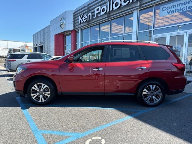 2017 Nissan Pathfinder SV