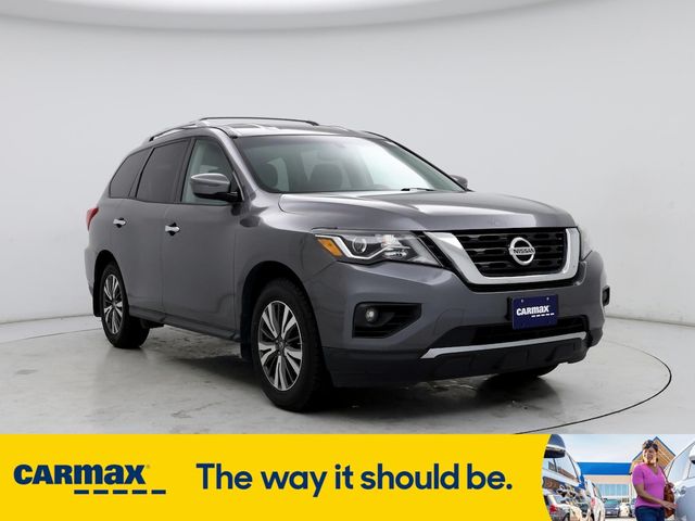 2017 Nissan Pathfinder SV