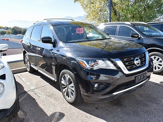 2017 Nissan Pathfinder SV