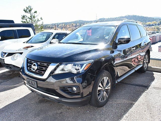 2017 Nissan Pathfinder SV