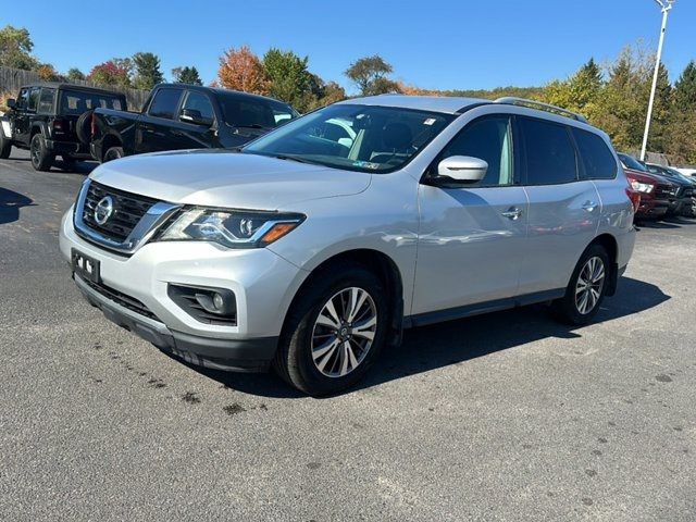 2017 Nissan Pathfinder SV