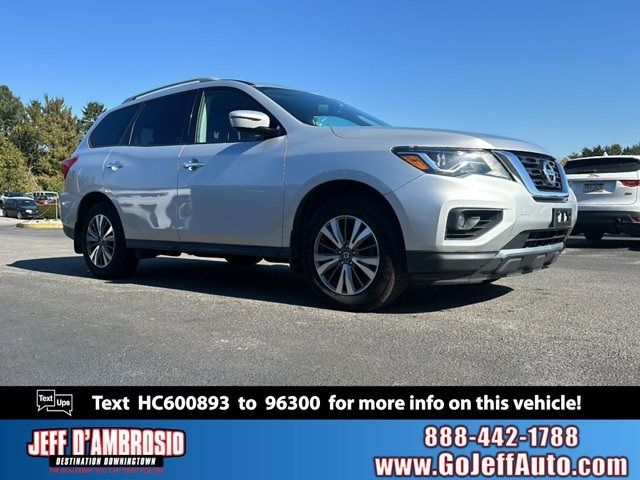 2017 Nissan Pathfinder SV