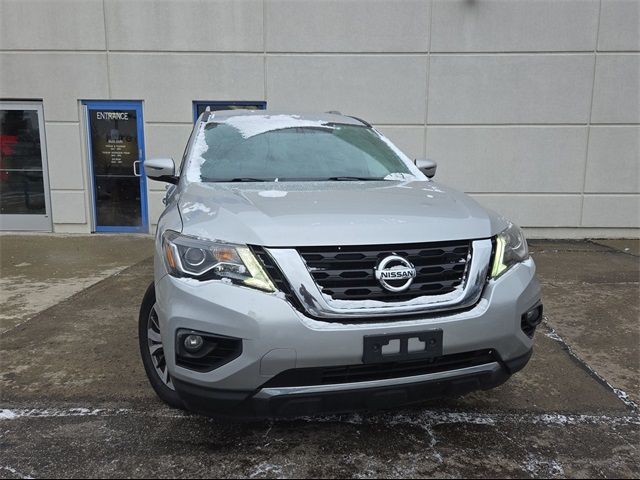 2017 Nissan Pathfinder SV