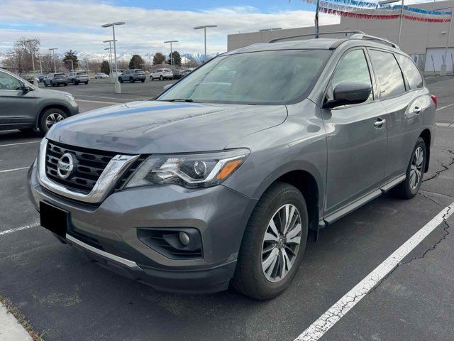 2017 Nissan Pathfinder SV