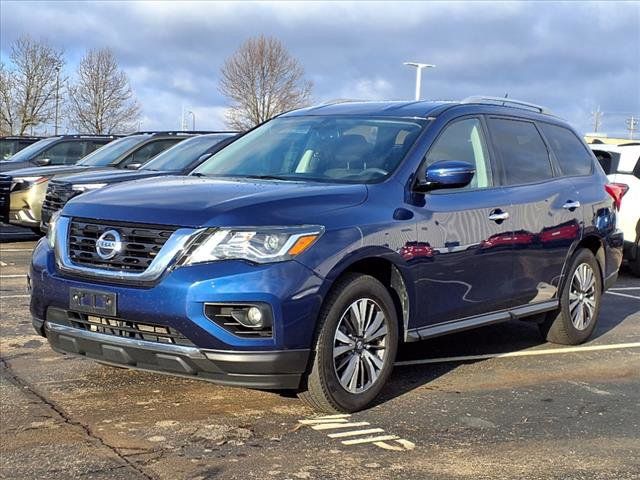 2017 Nissan Pathfinder SV