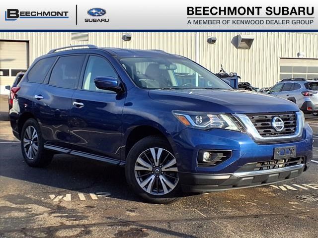 2017 Nissan Pathfinder SV