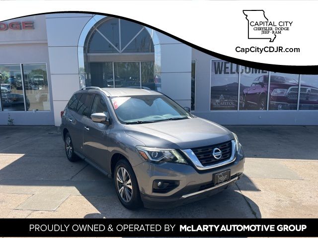 2017 Nissan Pathfinder SV