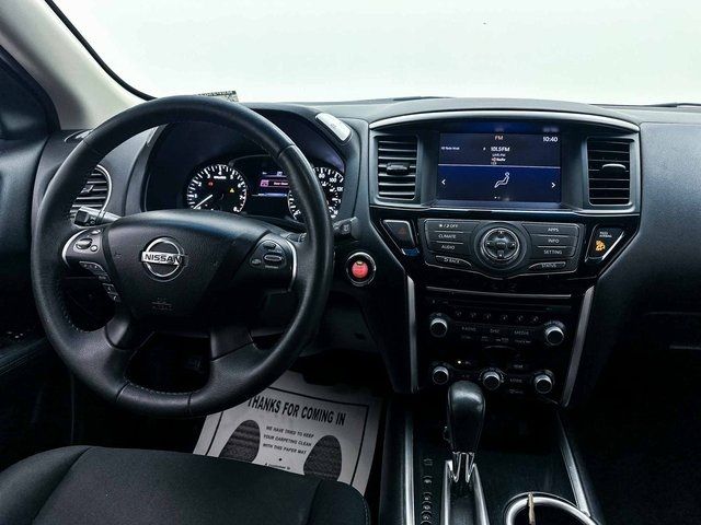 2017 Nissan Pathfinder SV