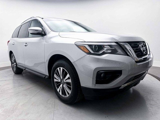 2017 Nissan Pathfinder SV