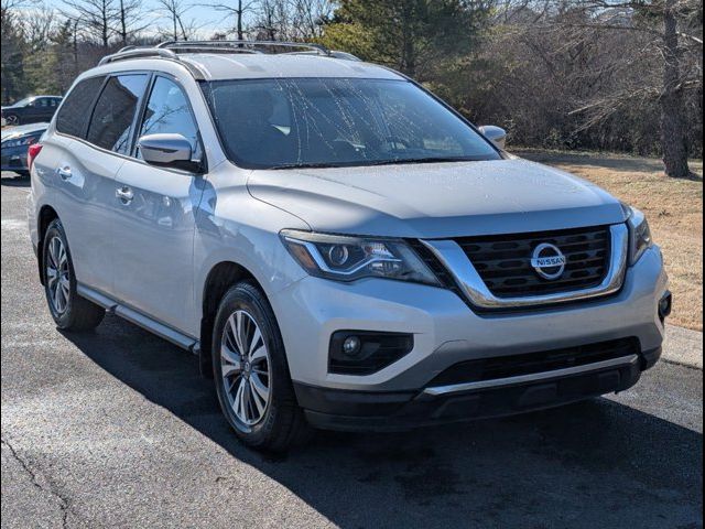 2017 Nissan Pathfinder SV