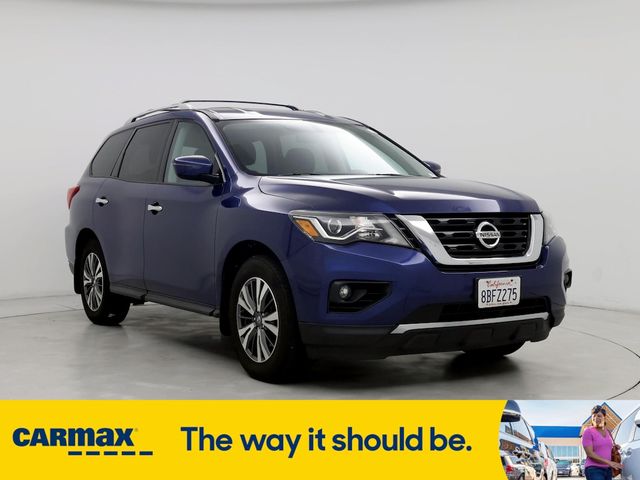 2017 Nissan Pathfinder SV