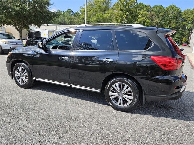 2017 Nissan Pathfinder SV