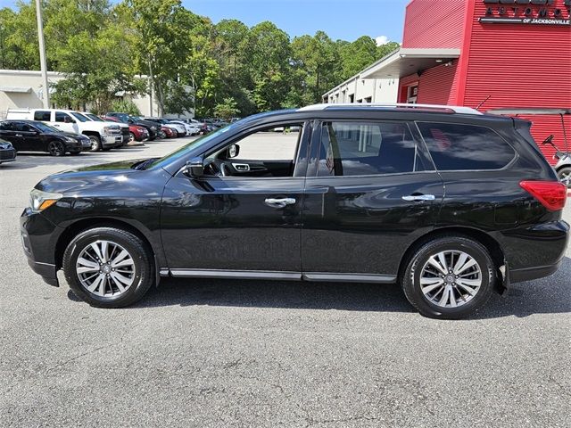 2017 Nissan Pathfinder SV