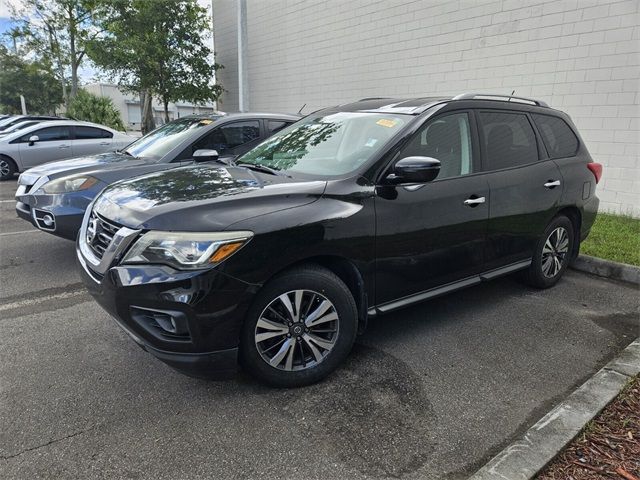 2017 Nissan Pathfinder SV