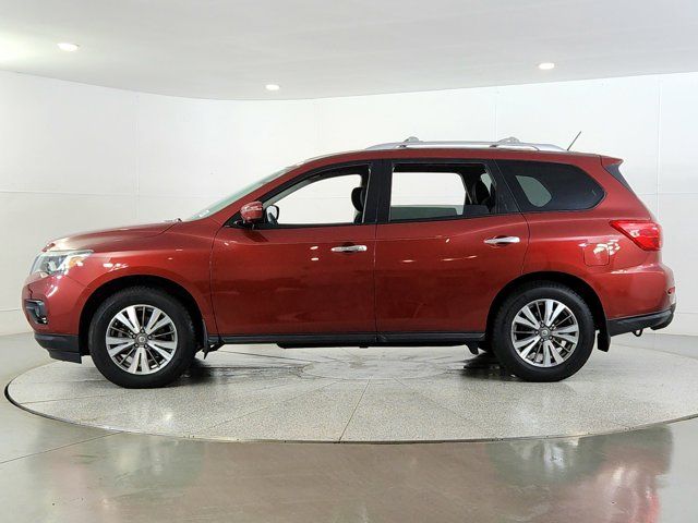 2017 Nissan Pathfinder SV