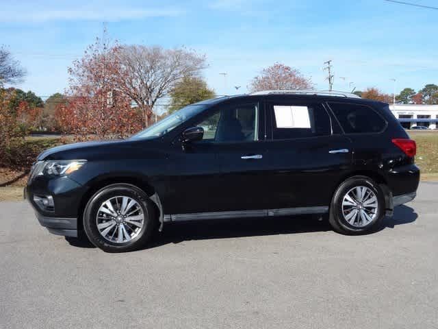 2017 Nissan Pathfinder SV