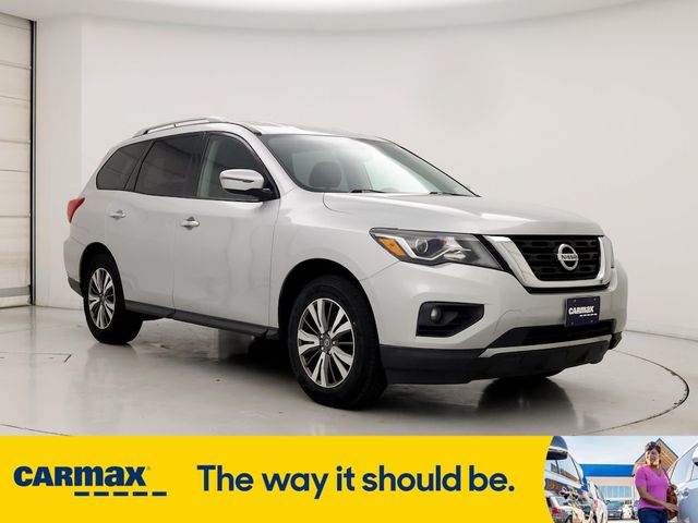 2017 Nissan Pathfinder SV