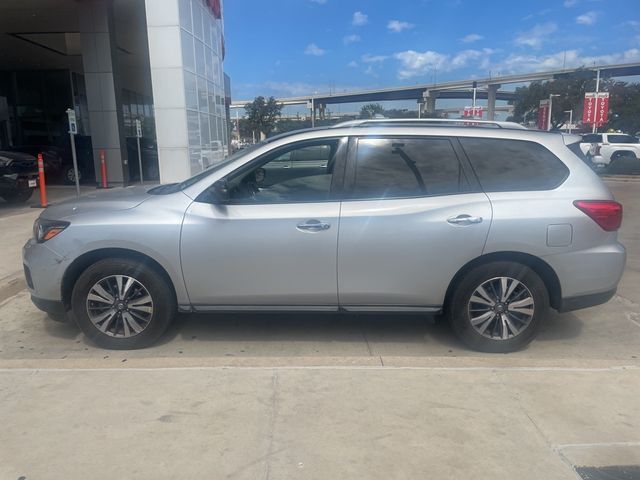 2017 Nissan Pathfinder SV