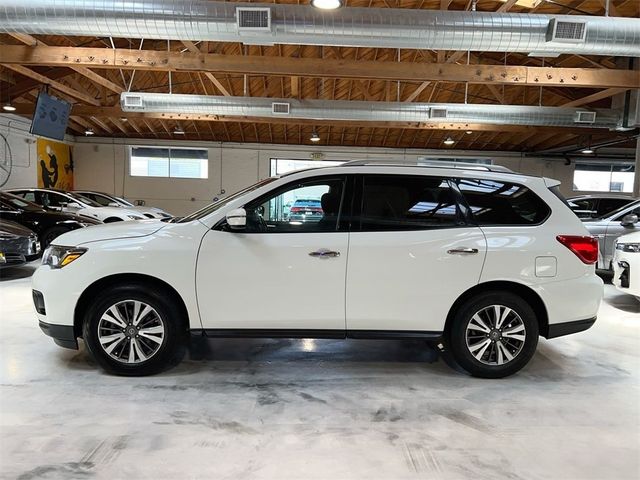 2017 Nissan Pathfinder SV