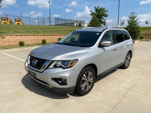 2017 Nissan Pathfinder SV