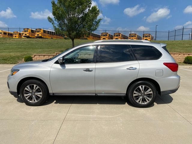 2017 Nissan Pathfinder SV