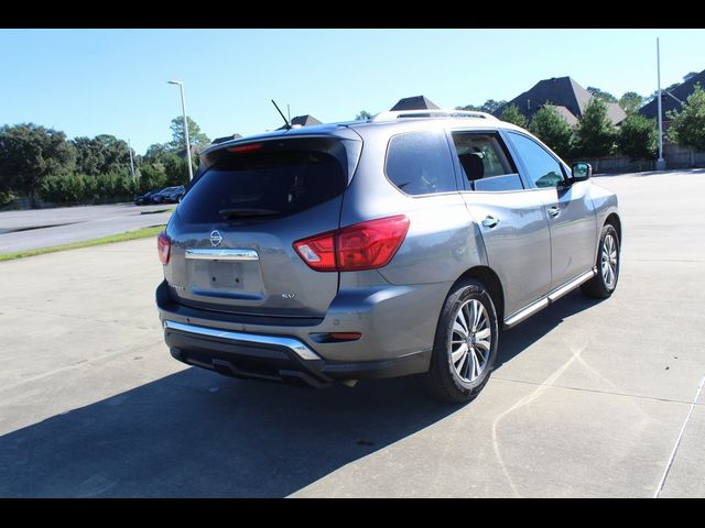 2017 Nissan Pathfinder SV