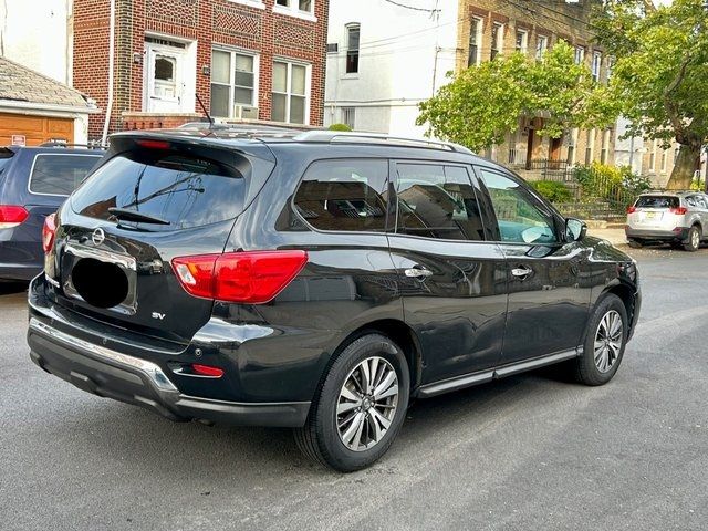 2017 Nissan Pathfinder SV
