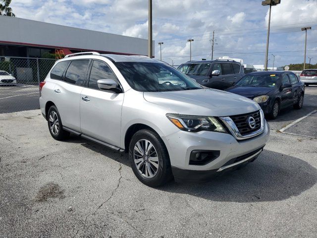 2017 Nissan Pathfinder SV