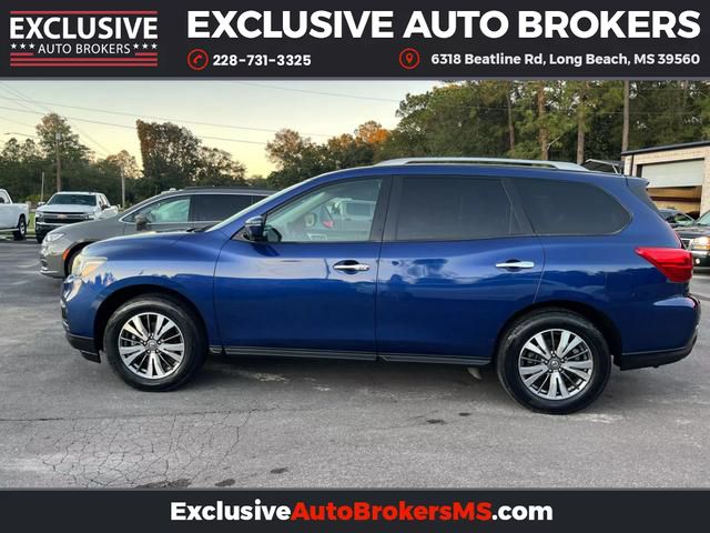 2017 Nissan Pathfinder SV