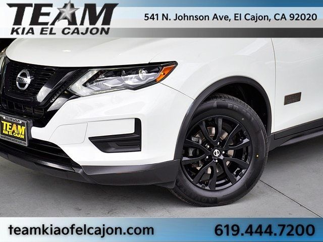 2017 Nissan Rogue SV