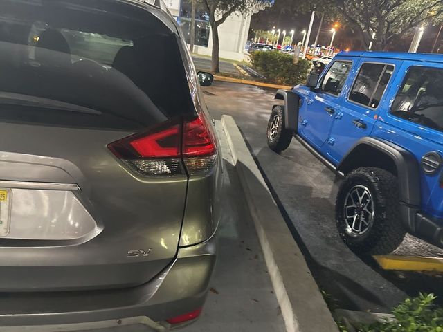 2017 Nissan Rogue SV