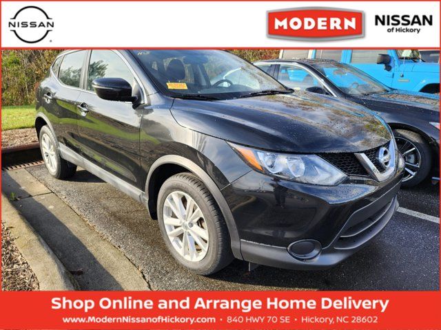 2017 Nissan Rogue Sport SV