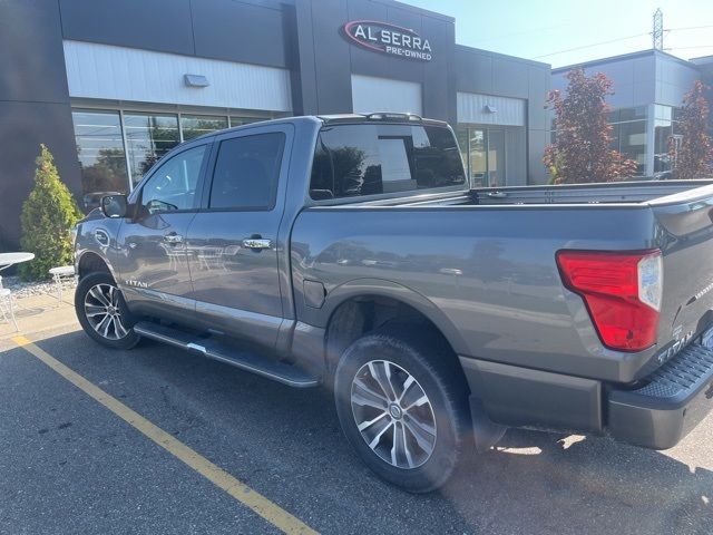 2017 Nissan Titan SL