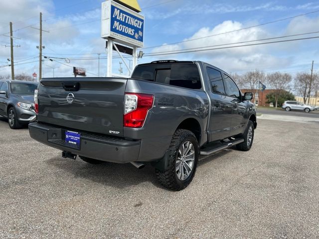 2017 Nissan Titan SL