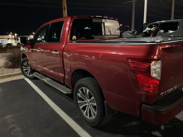 2017 Nissan Titan SL