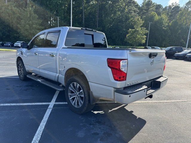 2017 Nissan Titan SL