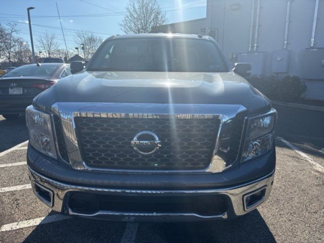 2017 Nissan Titan SV