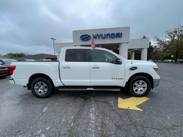 2017 Nissan Titan SV